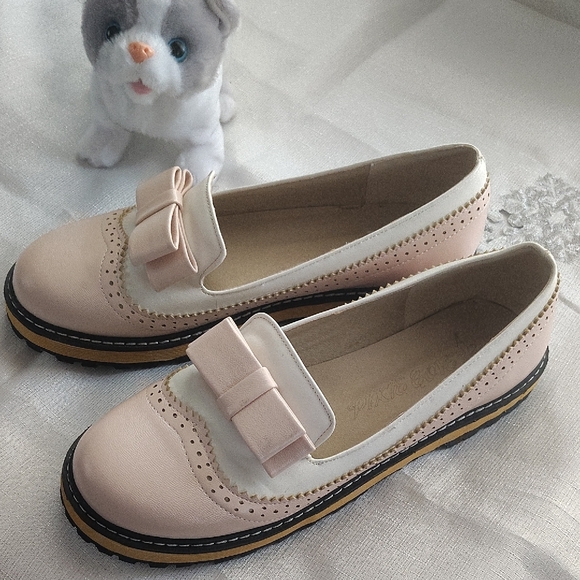 Pixie Lady Shoes - Women’s Cream & Pink Bow and Loafers - Chic Flat Slip-Ons